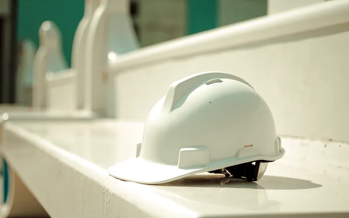 Full-brim safety helmets